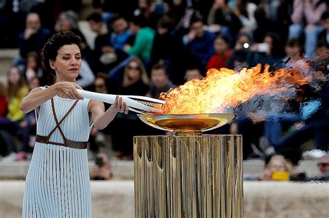 Die 2018-Asienspiele: Olympisches Feuer und die Errungenschaften von OJ Uy: